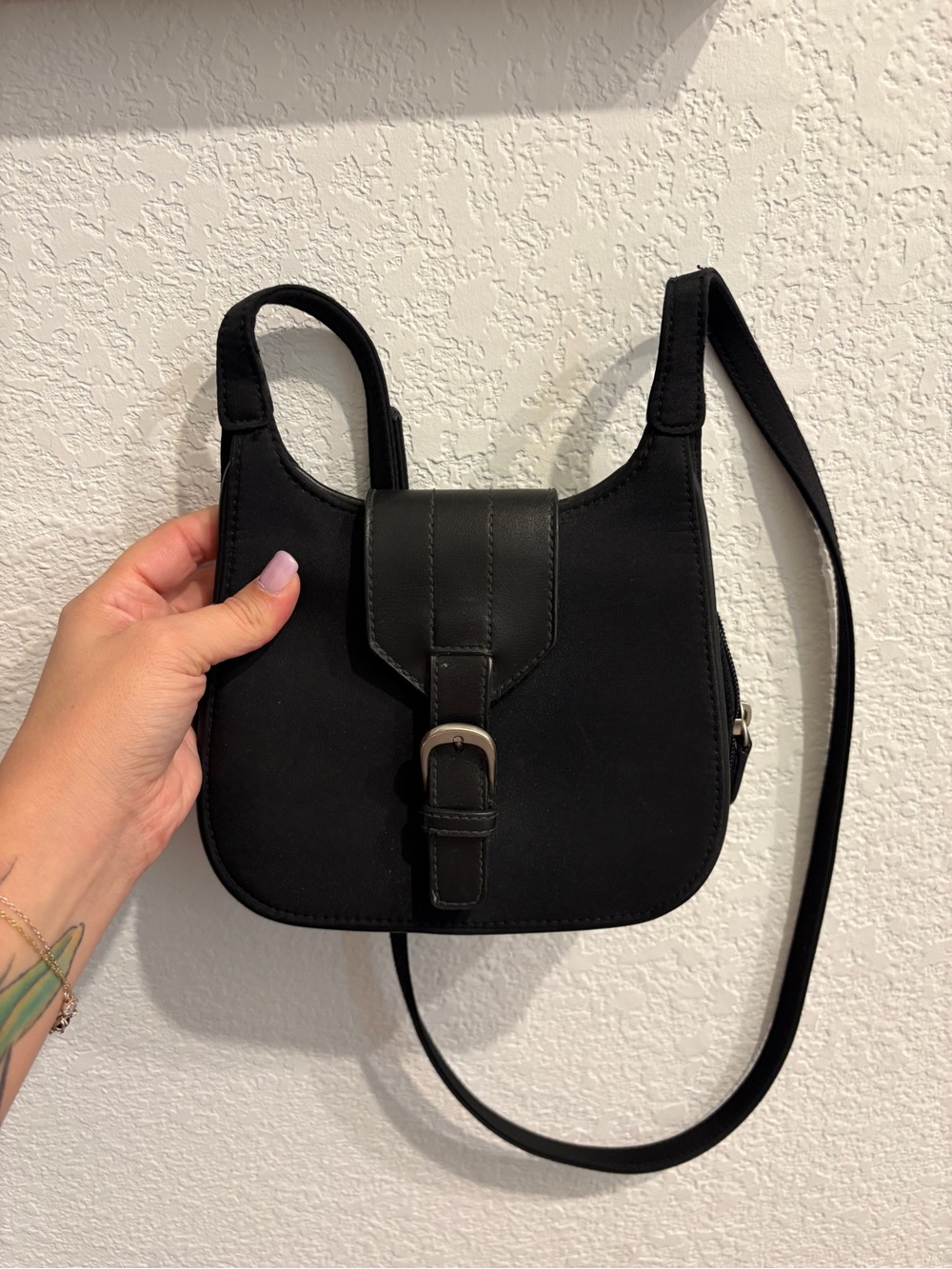 y2k small saddle cross body liz claiborne